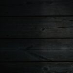 Zwart en hout combineren bij schuttingen